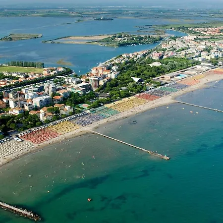 Comfortable Vacation Retreat For Four Guests Grado